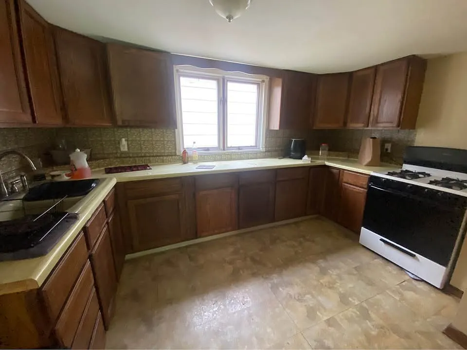 4 bed, 1086 sqft, $1,600 — Photo 3
