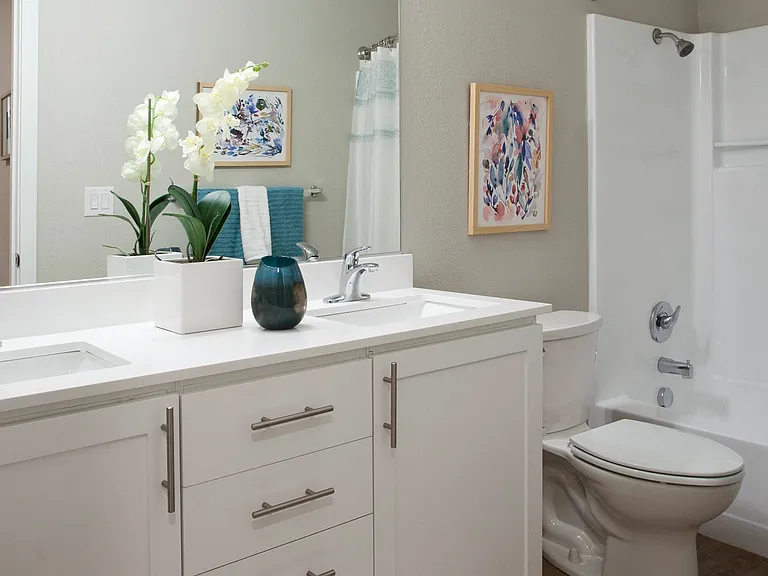 Evergreen Ridge Apartments — Photo 9