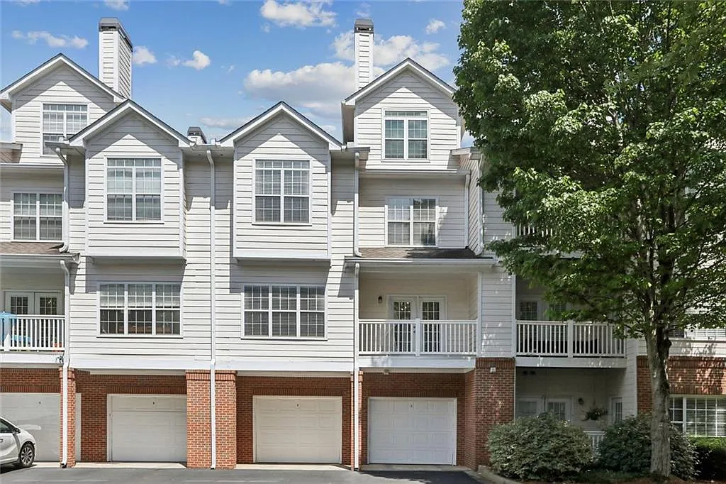 Photo 1 of 29 - 206 Spring Heights Ln SE #206 - Smyrna, GA Primary Photo - 206 Spring Heights Ln SE #206