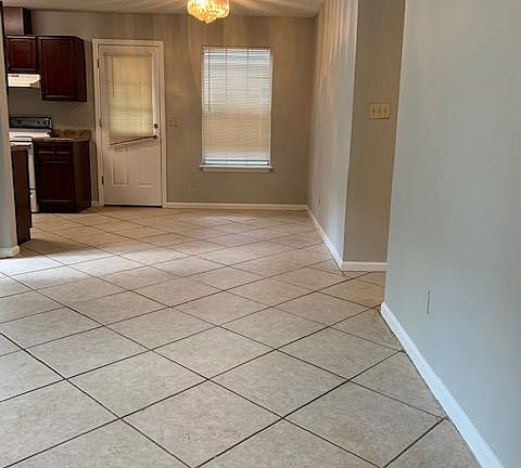 3rd image of 2769 Oak Park Ct