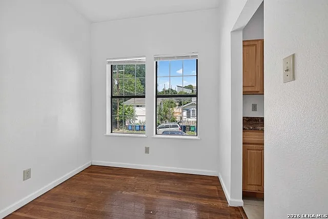 902 W Craig Pl #6 — Photo 8