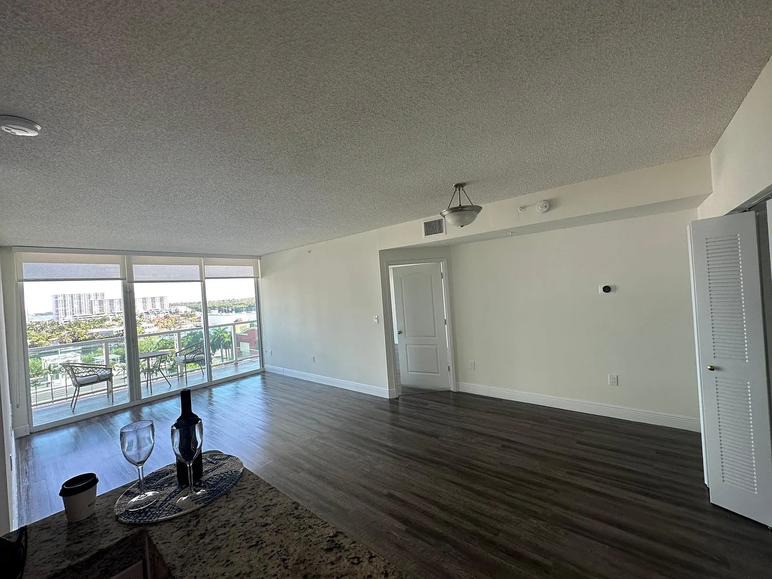 17000 N Bay Rd — Photo 2