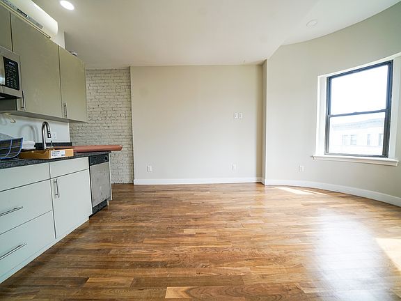 2nd image of 10 Blackwood St #430