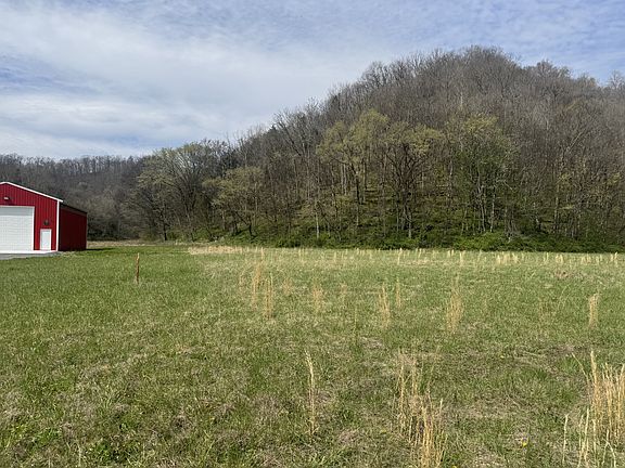 4th image of 561 Pine Lick Rd