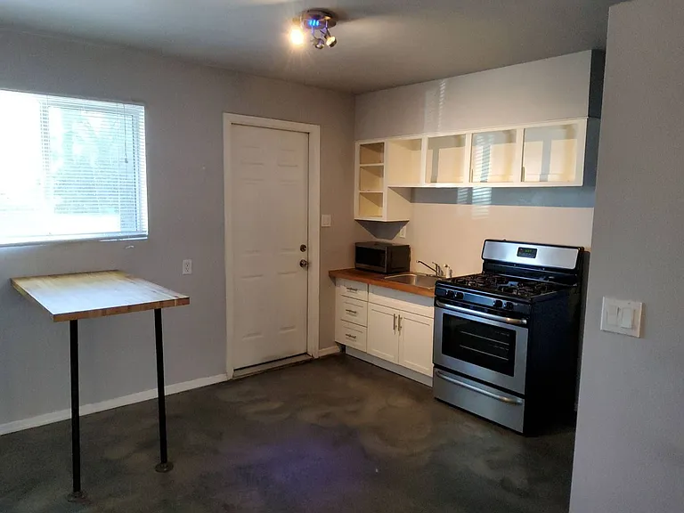 3427 N 12th Pl — Photo 9