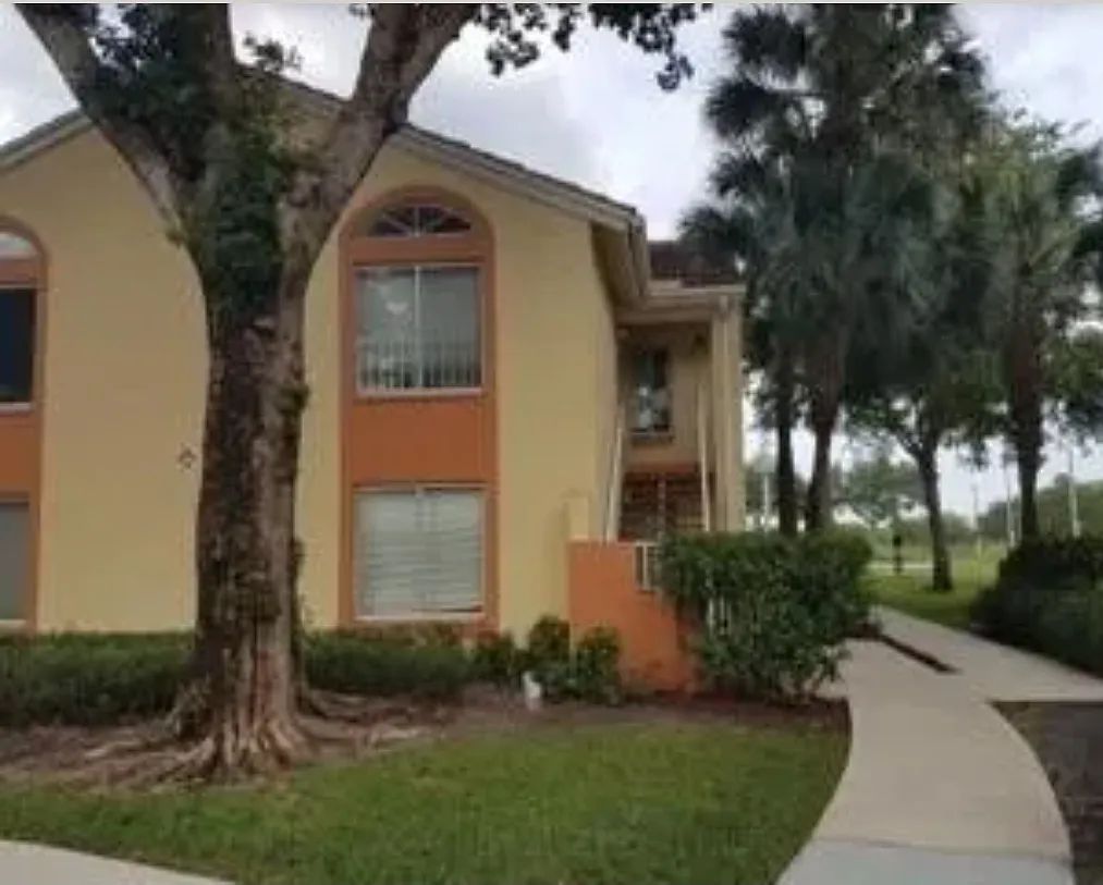 Building Photo - 1025 Coral Club Dr