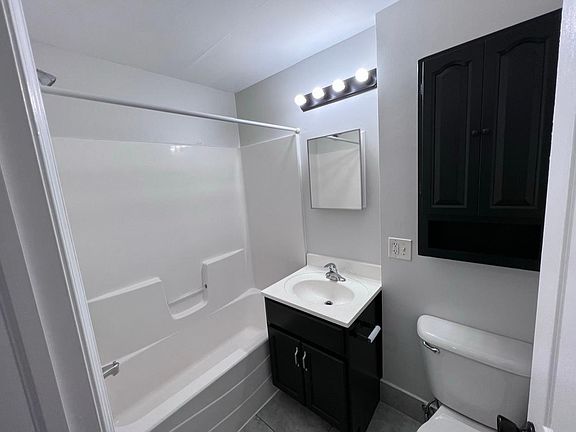 5th image of 7910 Venus St #4