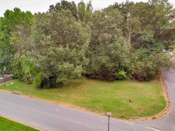 1 Graham Ave, Tuscumbia, AL 35674