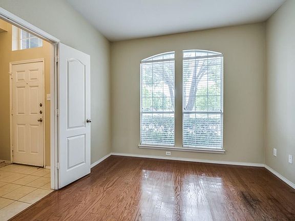 5th image of 579 Hawken Dr