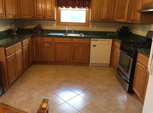 41 Kossuth St, Newark, NJ 07105