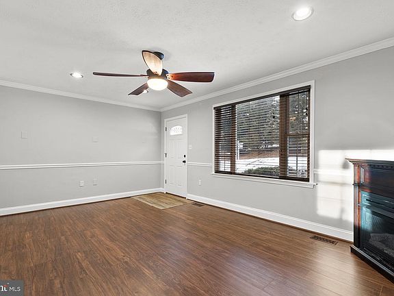 4th image of 28959 Hill And Dale Dr