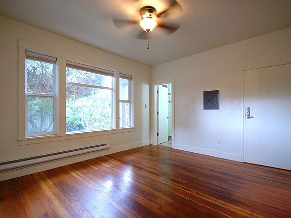 5th image of 2046 Franklin Ave E #1