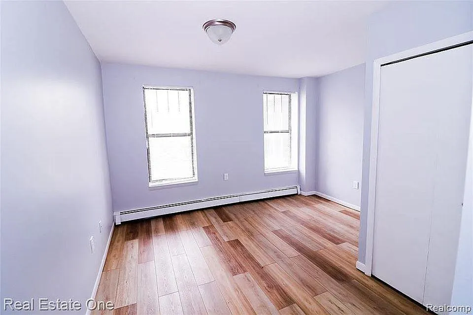 120 Seward St — Photo 2