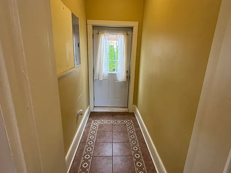 348 S Morton St — Photo 19