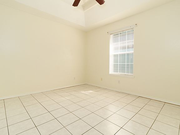 4th image of 1107 Stonehaven Blvd #3