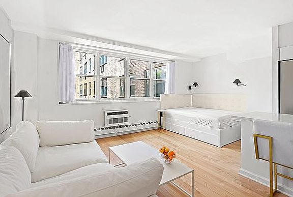 4th image of 63 E 9th St APT 10Y