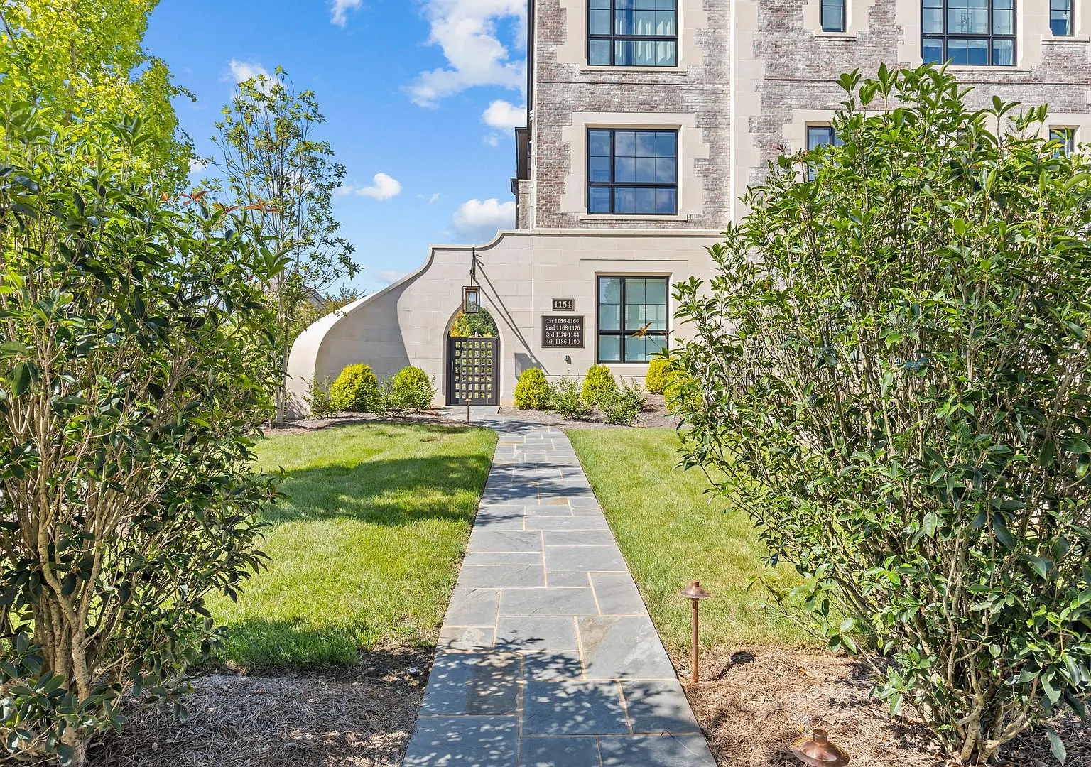 Rare opportunity to lease a luxury residence in The Nolen on Queens Road — Photo 4