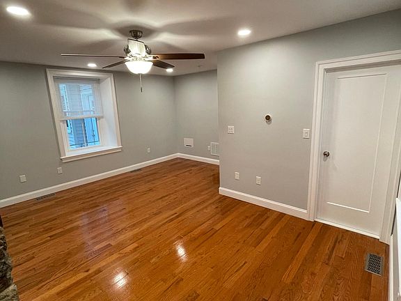 3rd image of 401 S Main St APT A