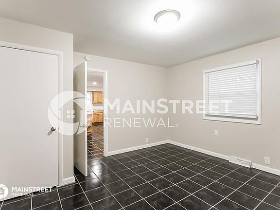 4th image of 6014 Crooked Creek Dr