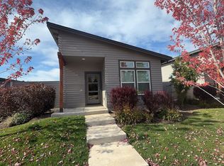 1542 NE Butler Market Rd, Bend, OR 97701