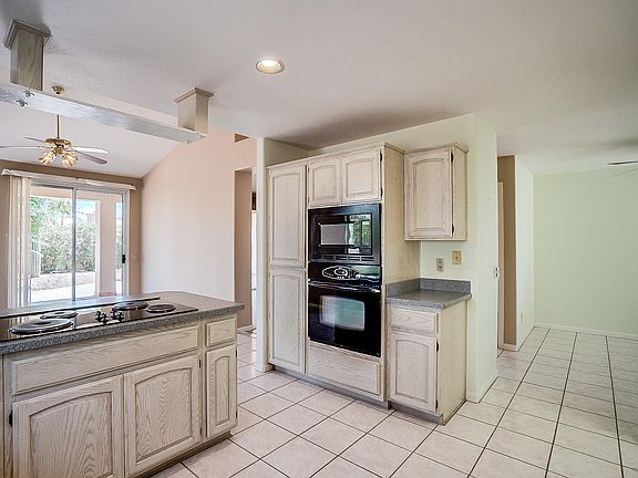 3rd image of 10423 E Elmhurst Dr