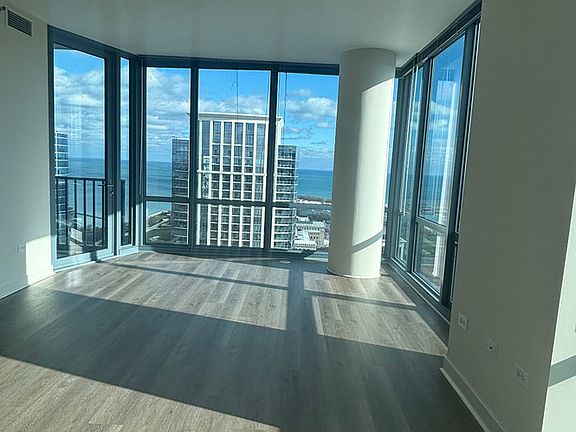 2nd image of 1250 S Michigan Ave #2210