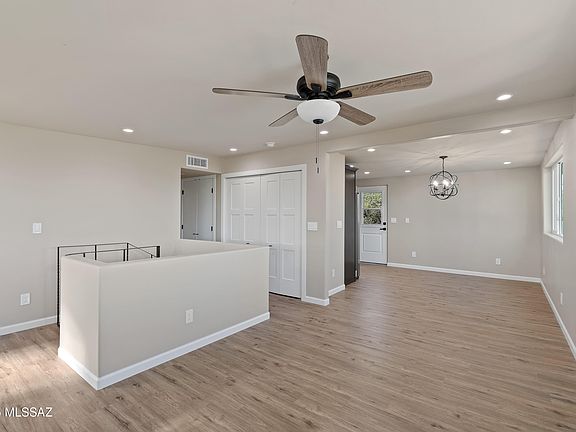 4th image of 637 N Placita De Las Lomitas