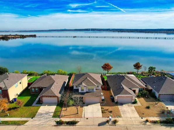 1850 Bayfront Dr, Grand Prairie, TX 75051