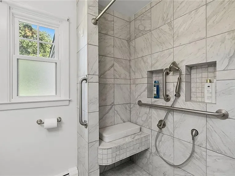 6 Lakewood Dr — Photo 27