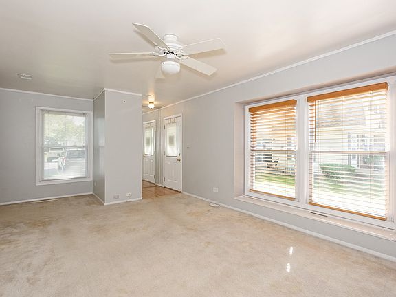 4th image of 626 Newton Ct