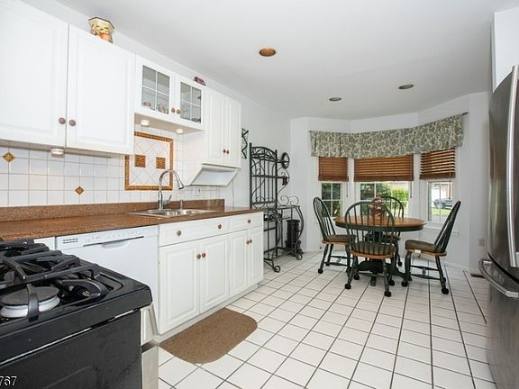 5th image of 263 De Rose Ct