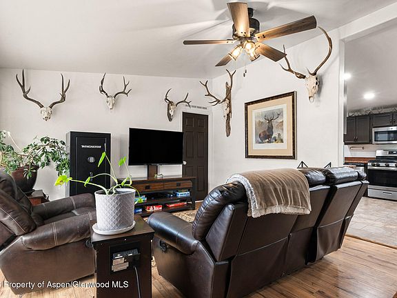 5th image of 106 Cedar Cir