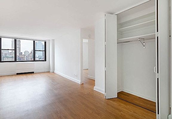 2nd image of 141 E 63rd St #5B