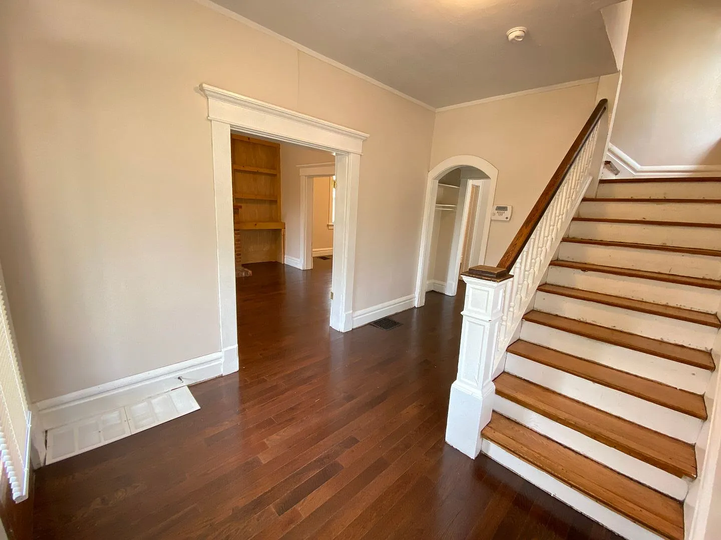 OSU Campus Area Single Family House - Available Fall - Close to High St. — Photo 2