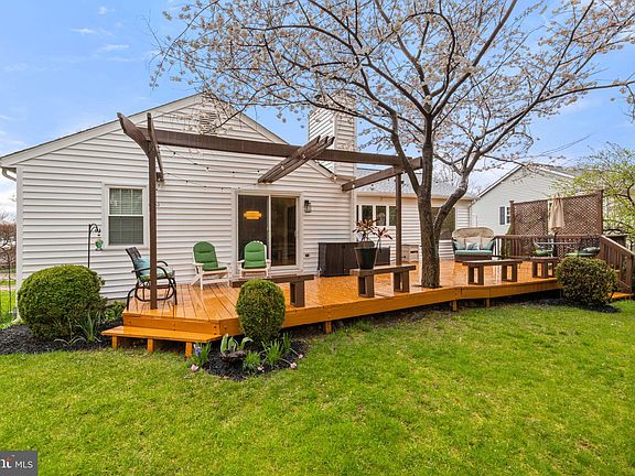 3rd image of 9933 Courthouse Woods Ct