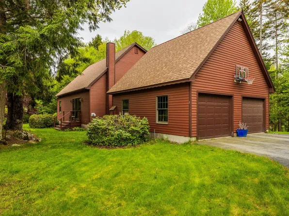 8 Mill Pond Road, Grantham, NH 03753