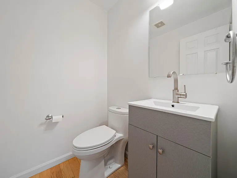 706 Gazebo Cir #706 — Photo 8