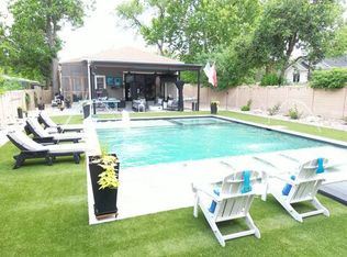 907 S Center St, Austin, TX 78704