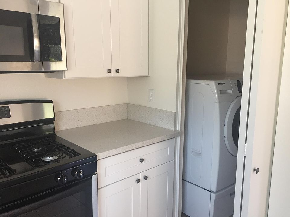 New kitchen and Laundry room