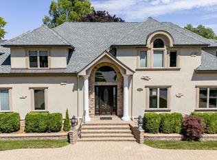 409 Warren Rd, Glenview, IL 60025