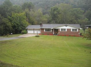 5436 Elk River Rd N, Elkview, WV 25071