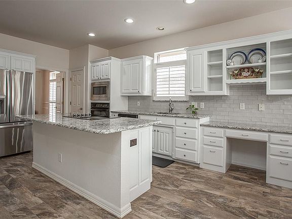 4th image of 11717 Ferndale Ln