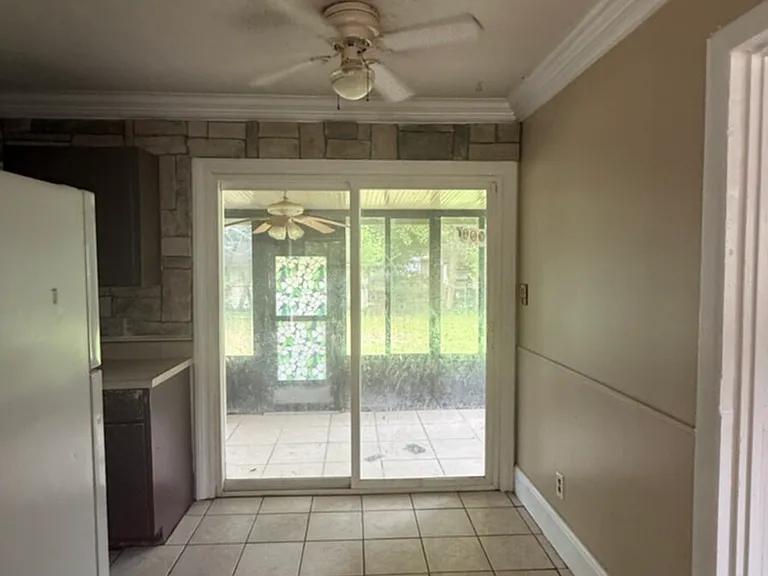 5103 Wildewood Ave — Photo 10