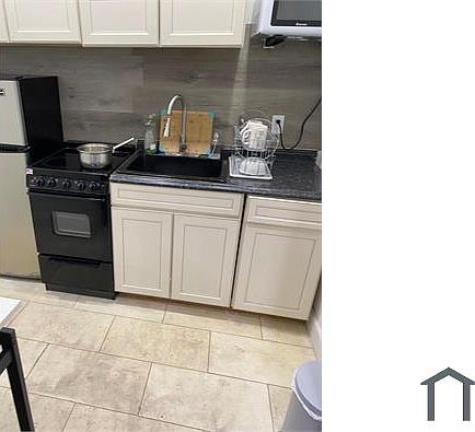 5th image of 2025 Bay Dr APT 12