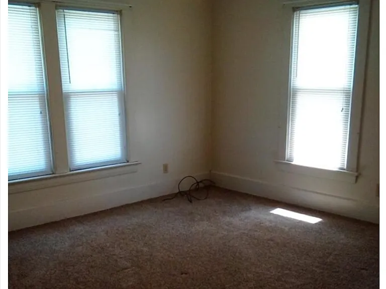 106 Vine St — Photo 12