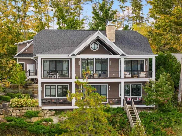 5901 Cincinnati Point Trl, Petoskey, MI 49770