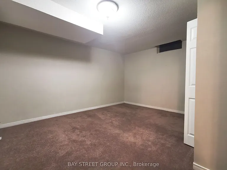 2034 Oxford Ave — Photo 15