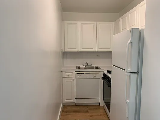 Rented by Stonehenge NYC LLC | media 1