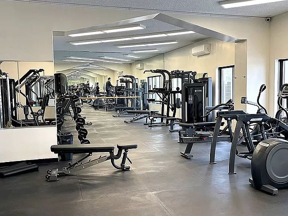 5th image of 25-40 Shore Blvd Penthouse 19G