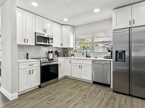 2nd image of 13914 Cherry Brook Ln